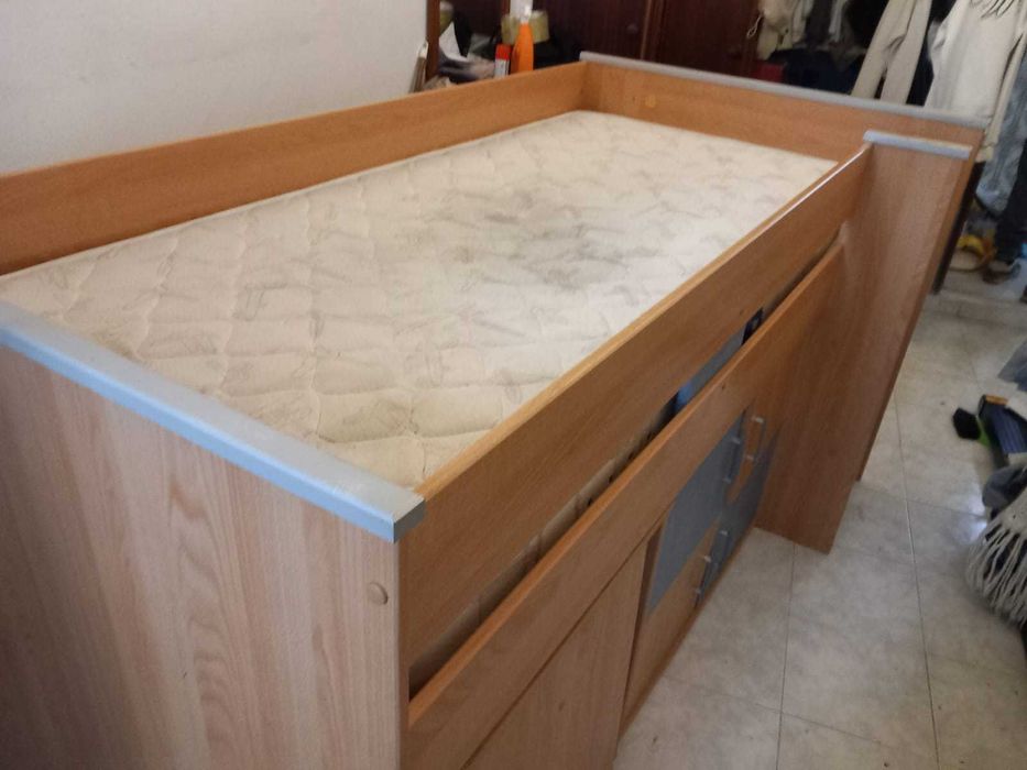 Vendo cama beliche s/colchão