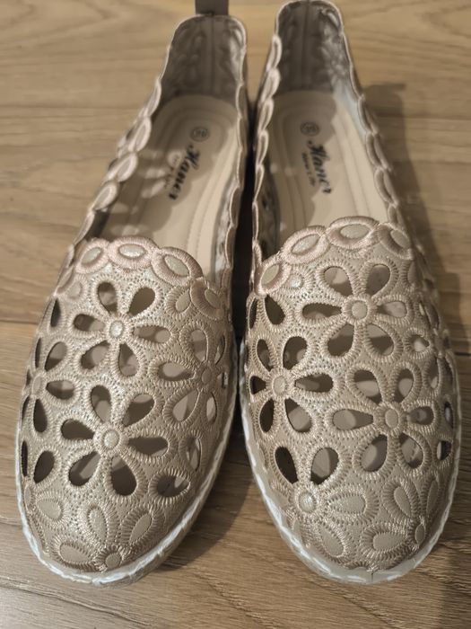 Espadryle ażurowe kwiatki