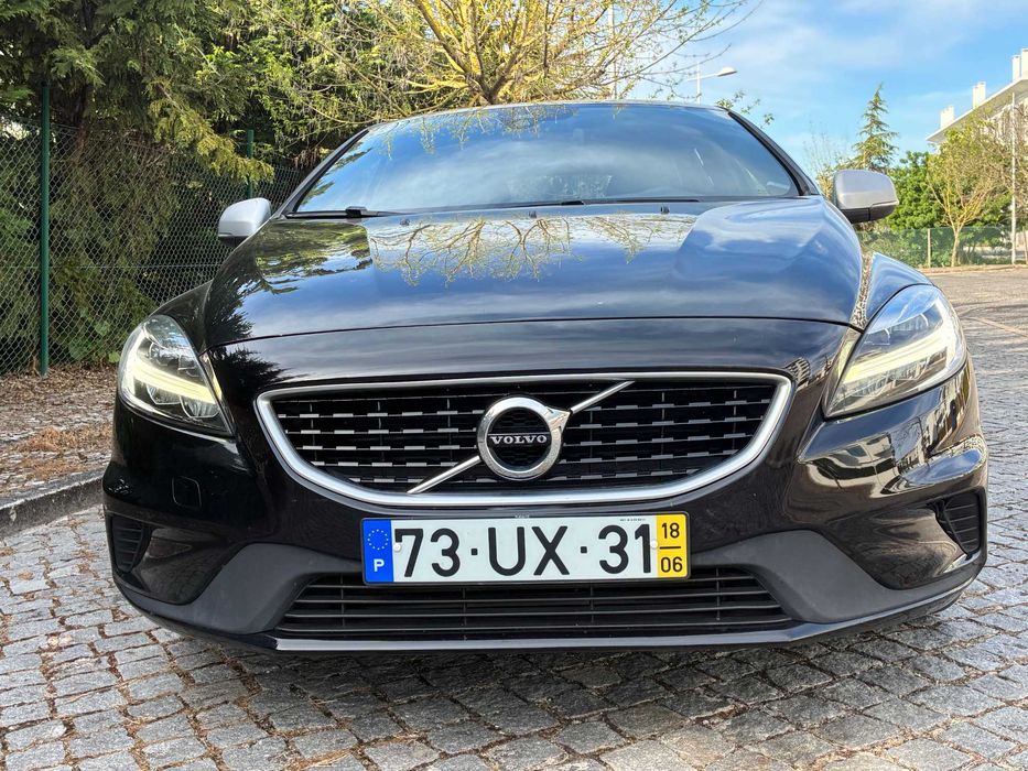 Volvo V40 R Design em estado impecável