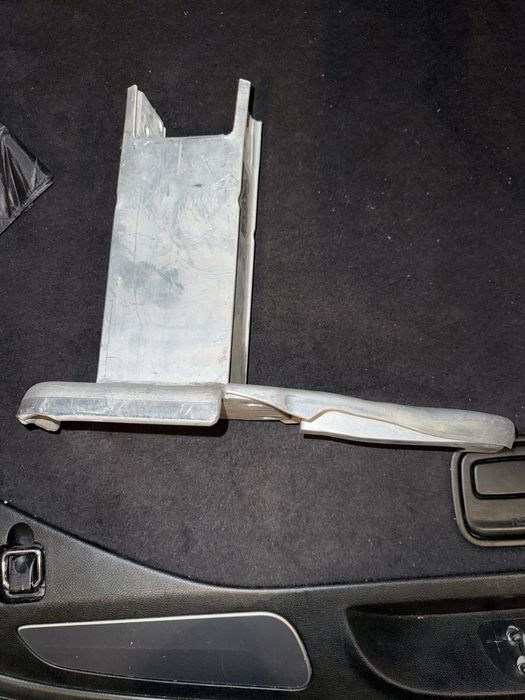 Кронштейн усилителя бампера  AUDI A6 C7