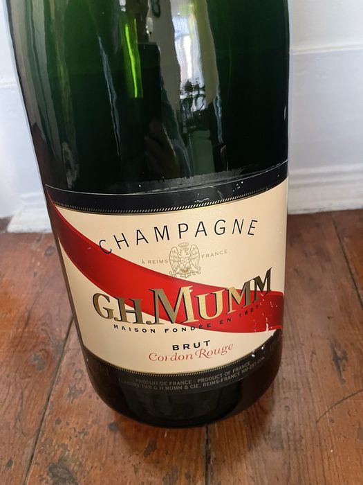 Garrafa de champanhe Mumm decorativa