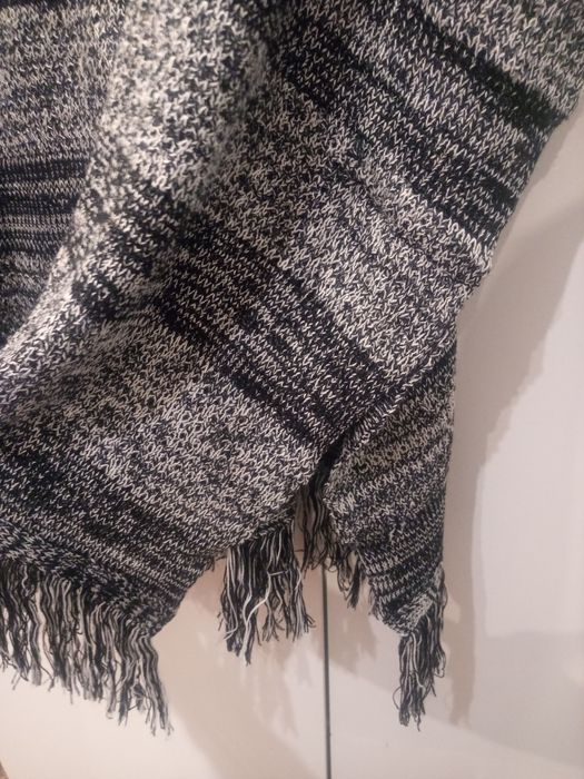Ponczo/narzutka sweter damska rozm L/Xl