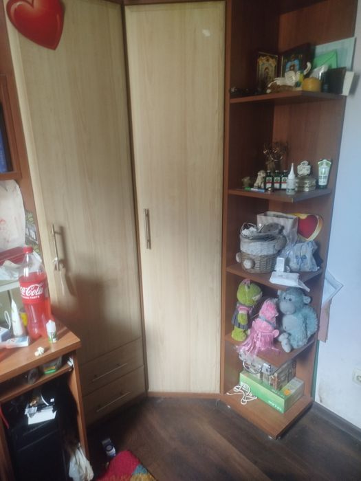 Продам Угловой шкаф