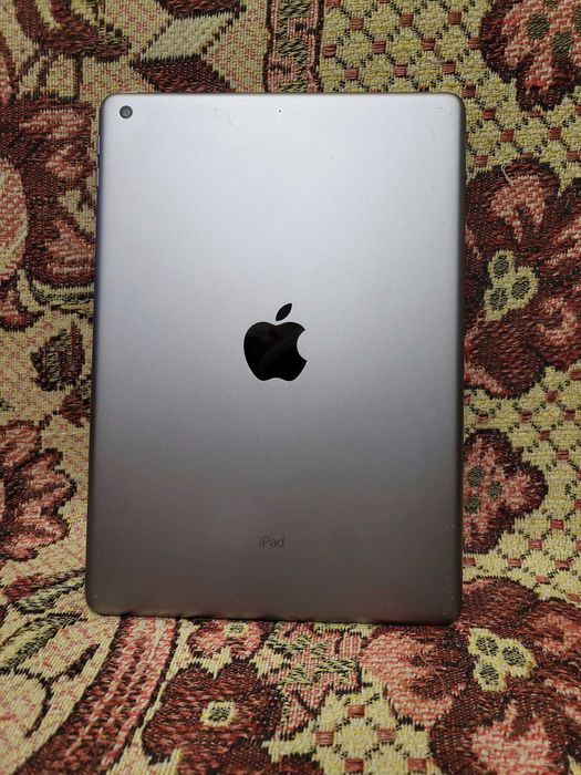 iPad 9.7" 5gen 2017 iOS 16 32 ГБ планшет apple