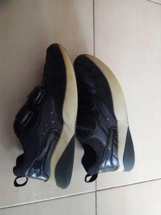 Sapatos marca Geox. Portes de envio incluidos no preço