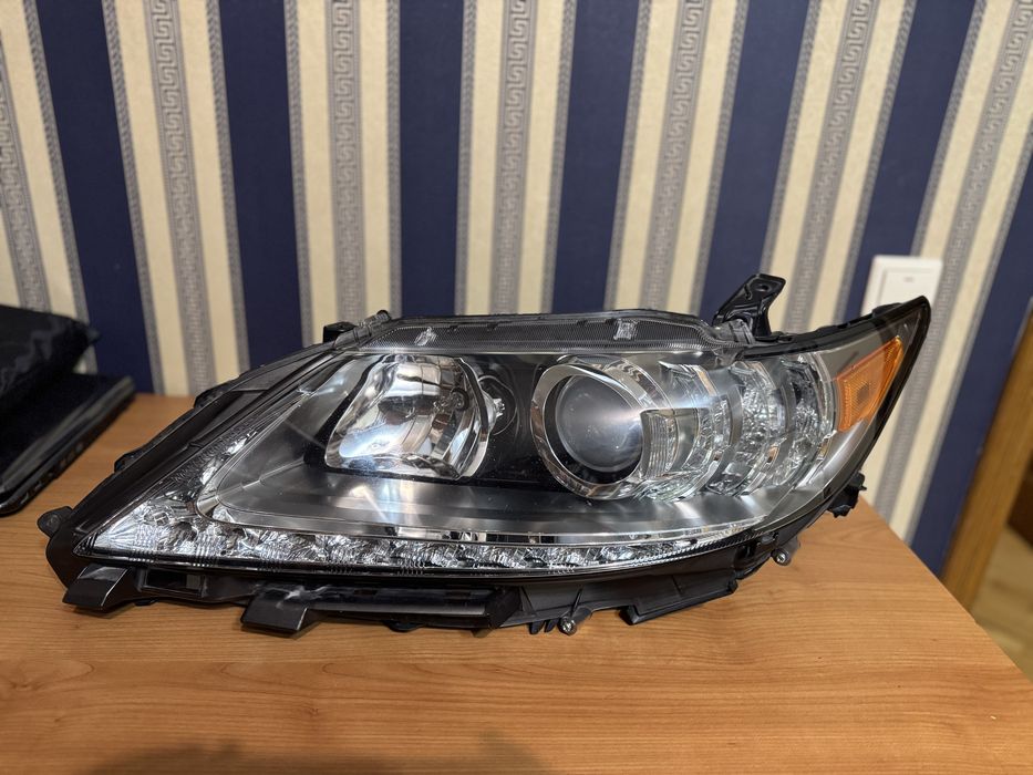 Ліва фара LEXUS ES250/300H/350 дорест (2012-2015)