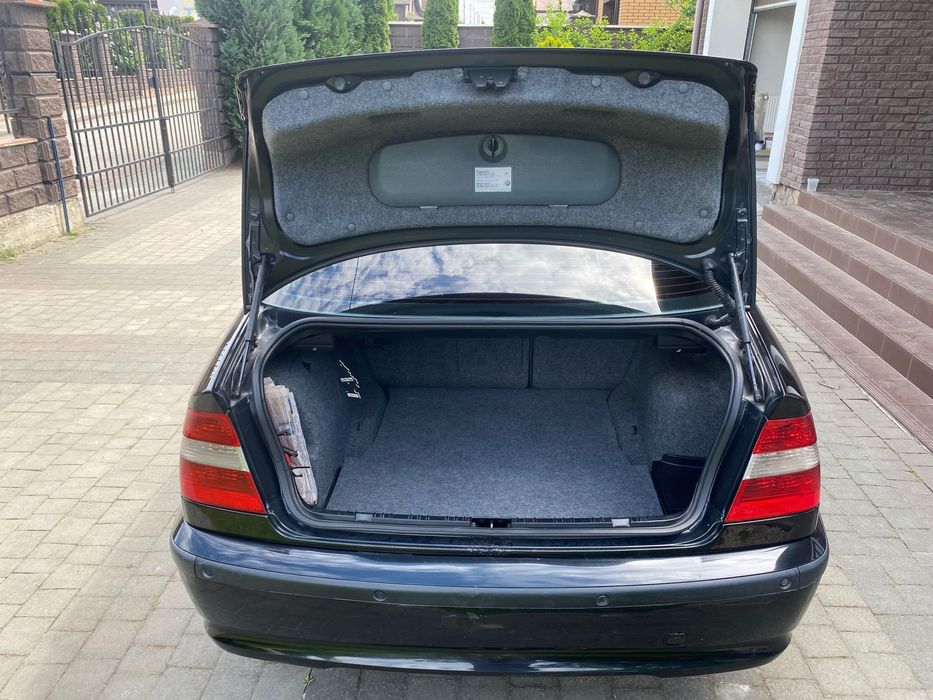 Автомобіль BMW 3 e46