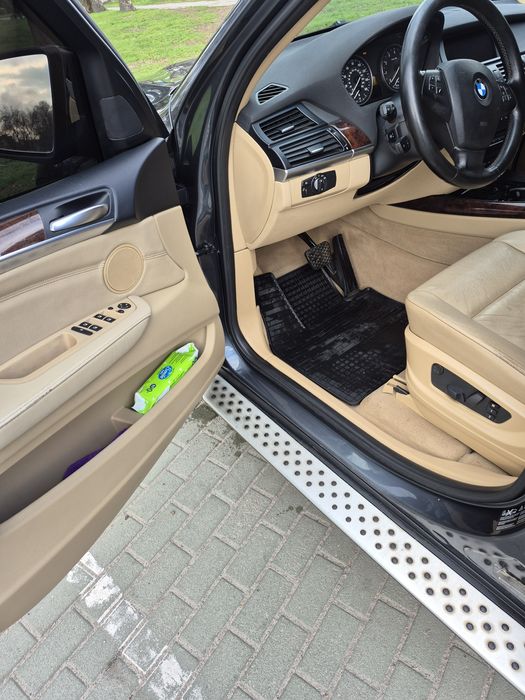 Продам х5е70 2011 года