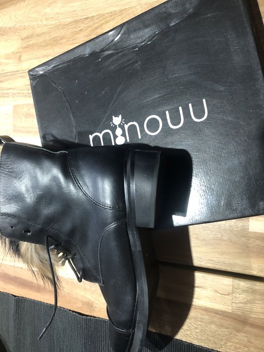 Minouu skorzane botki