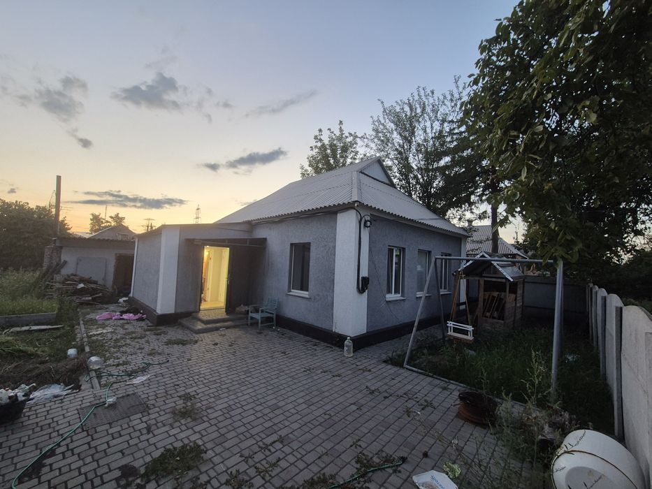 Продаж будинку біля взуттєвої фабрики