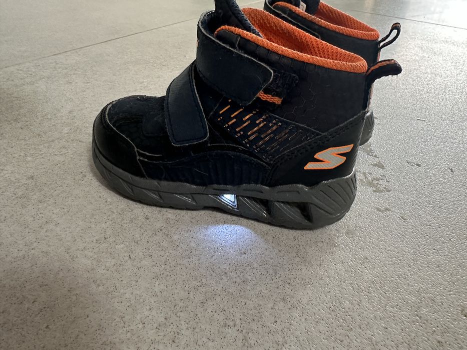 Skechers botki na rzepy trzewiki swiecace 23