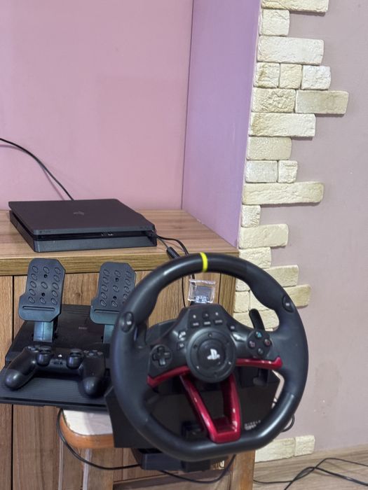 Приставка Sony PlayStation 4 Ps4 + руль та педали. Повний комплект