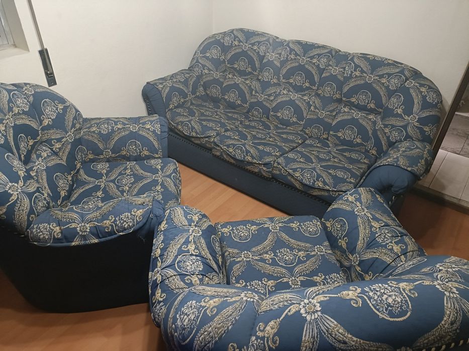 Conjunto de 3 sofás.