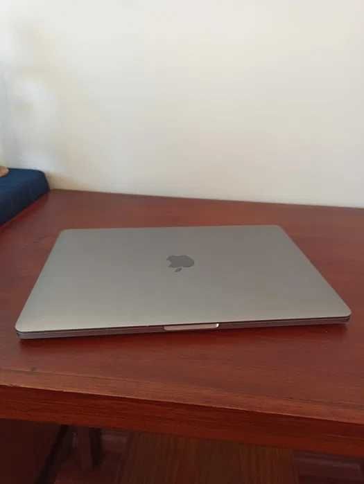 Macbook Pro 13” 2020 Bateria 95% Custou 1600€