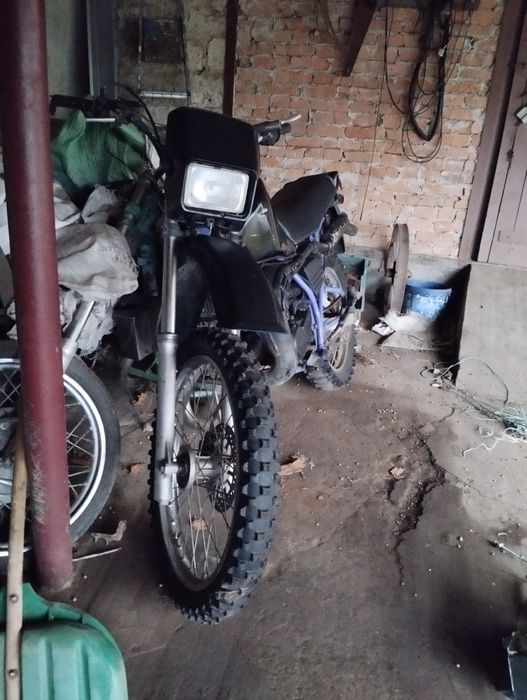 Ямаха кросова 80 кубів+мотор.На ходу.