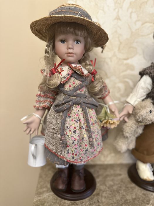 Коллекционные немецкие фарфоровые куклы, высота 43 см. Германия .