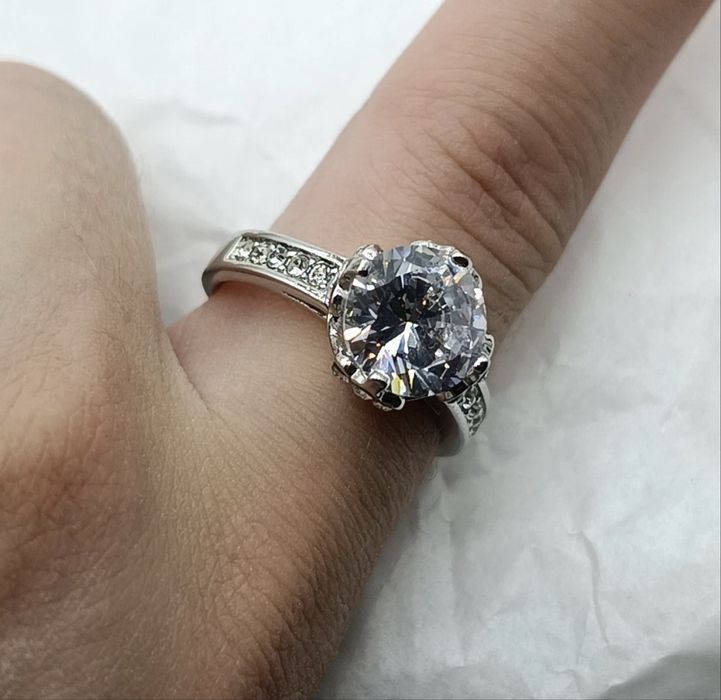 Anel de prata e zirconia 5,5g