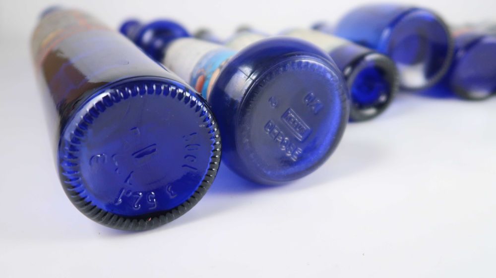 Lote de garrafas antigas azul cobalto