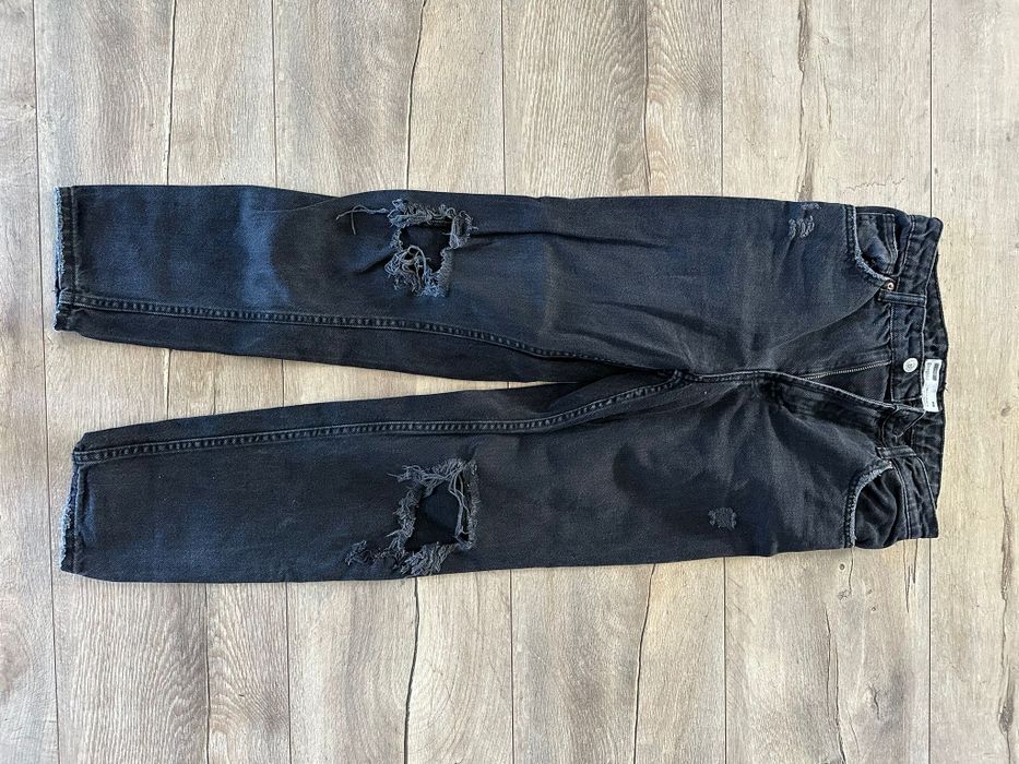 Jeansy Bershka czarne z dziurami 36 ogólny stan bdb