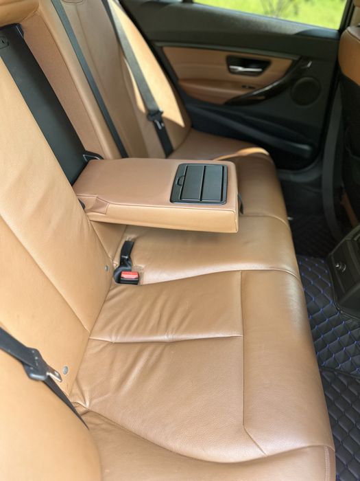 BMW F30 328i Luxury Line