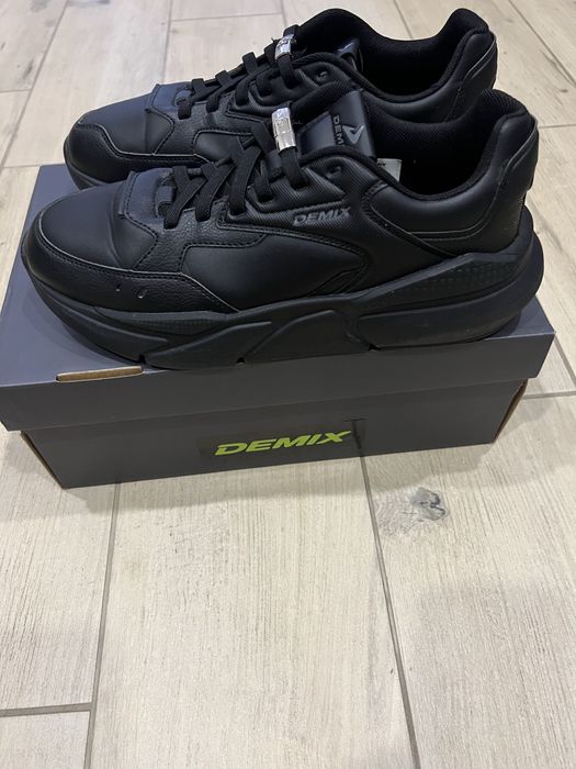 Стильні кросівки Demix розмір 42, устілка 27,5