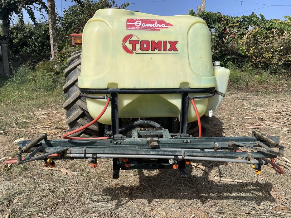 Pulverizador 400lt Tomix