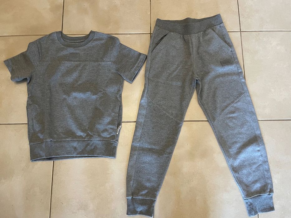 Dres DKNY dla chłopca szary 12 lat