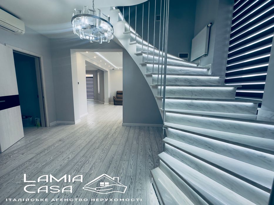 Продаж VIP будинку у престижному районі