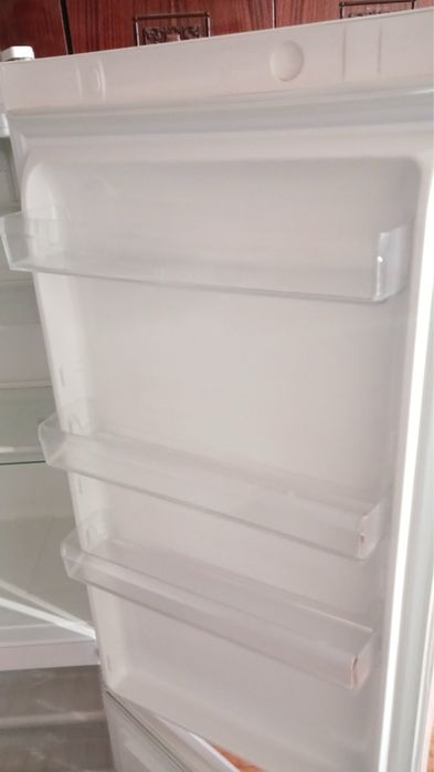 Холодильник  Indesit 185 см