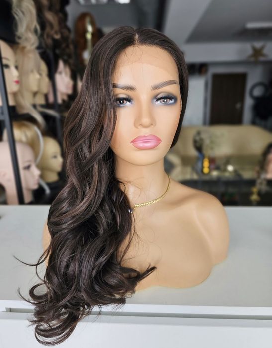 Fale loki peruka Luna lace front z refleksami naturalny efekt