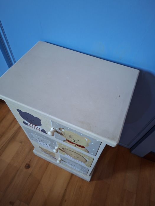 Mesa de cabeceira criança