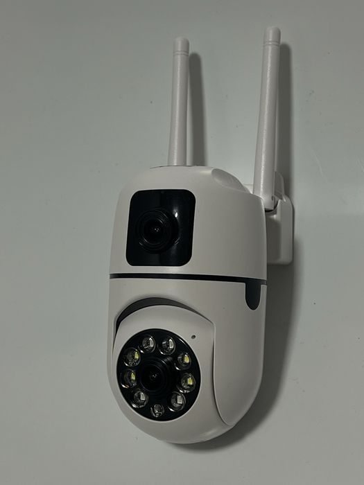 Wi-Fi відеокамера 4MP UltraHD. Поворотна, нічне бачення.