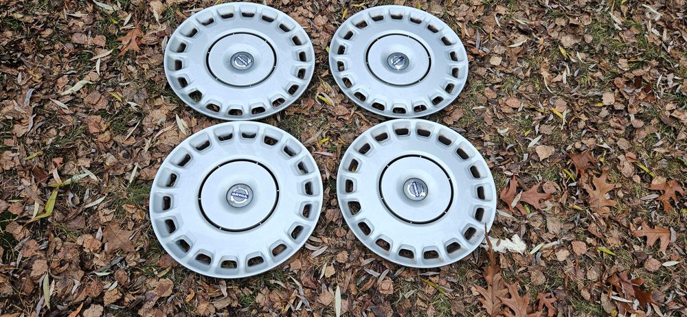 Kołpaki do kół oryginalne Volvo 15 "