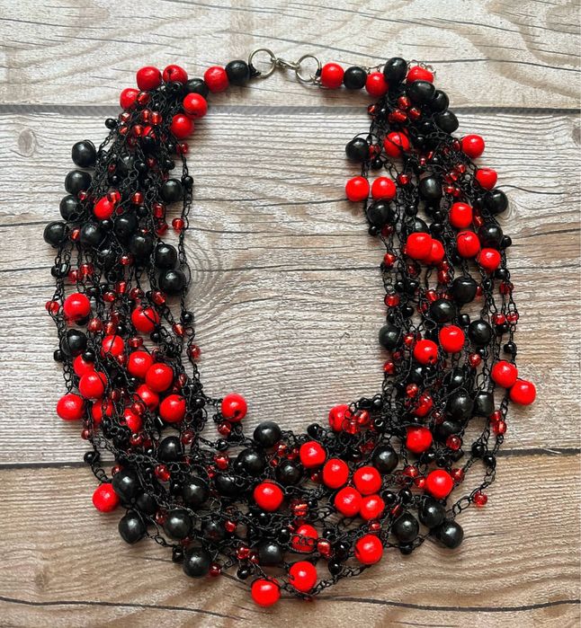 Намисто ручної роботи в асортименті