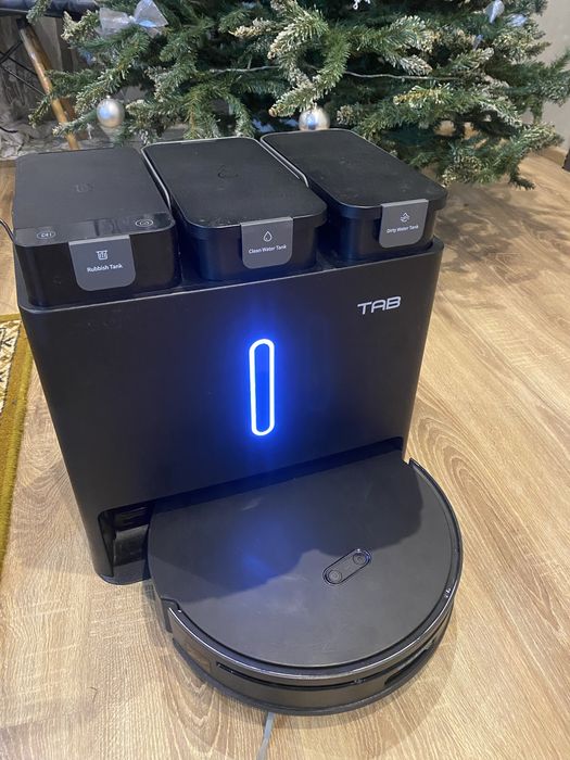 Робот пмлосос з док станцією