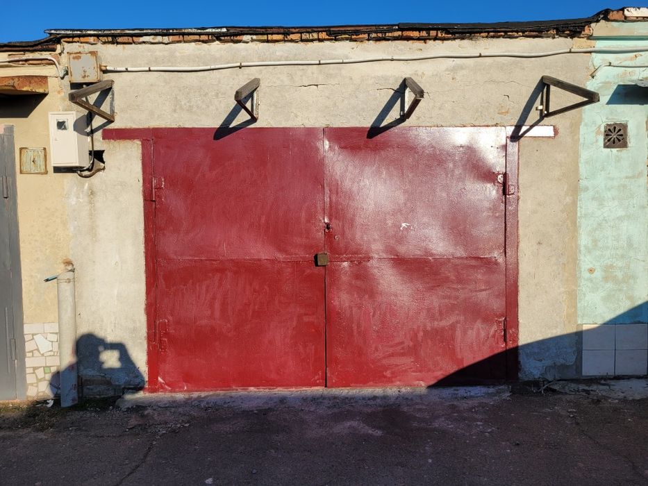 Продам гараж район пмк 100