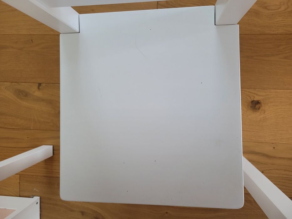 Stolik z krzesełkiem