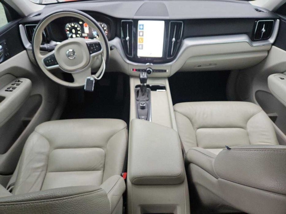Volvo XC60 T5 Momentum 2018