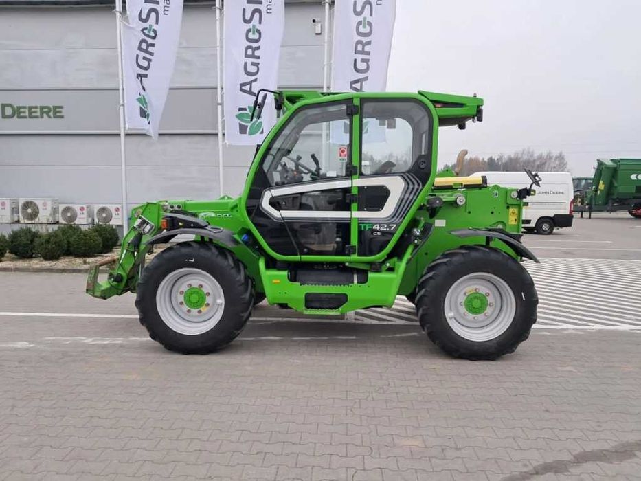 Телескопічний навантажувач Merlo TF 42.7