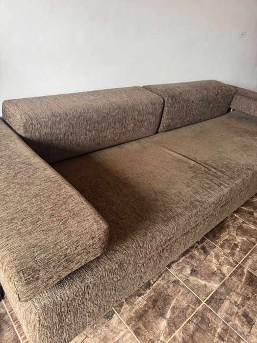 Sofá(pode ser usado como cama)