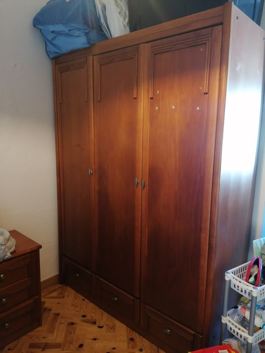 Mobília quarto solteiro (em pinho mel)