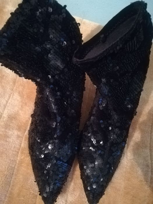 Botas da Zara em preto brilhantes