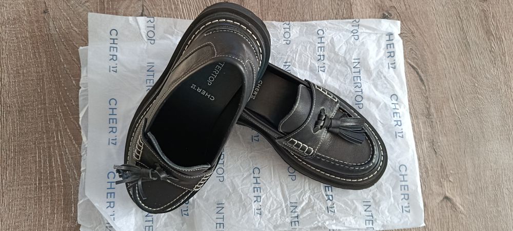 Лофери жіночі шкіряні