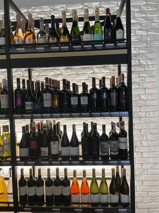 Regały sklepowe, regały na wino