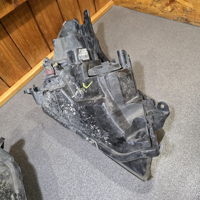 Фари передні Opel Astra H, Орель Астра Н 1EG27037001 1EG27037002