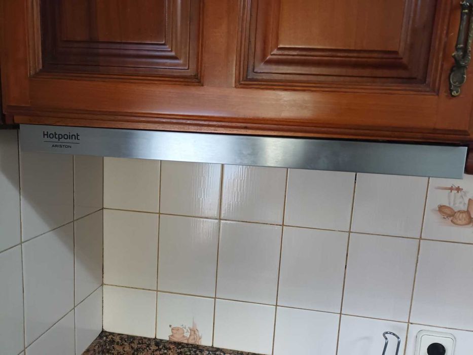 Mobília de cozinha completa com mesa, cadeiras e pedra em granito