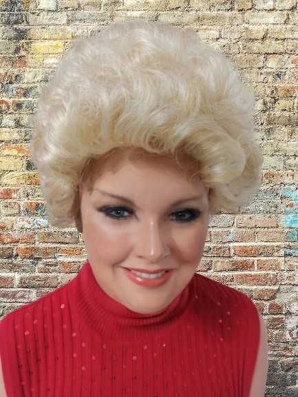 Krótka blond  kręcona peruka z grzywką -Nessaja wigs