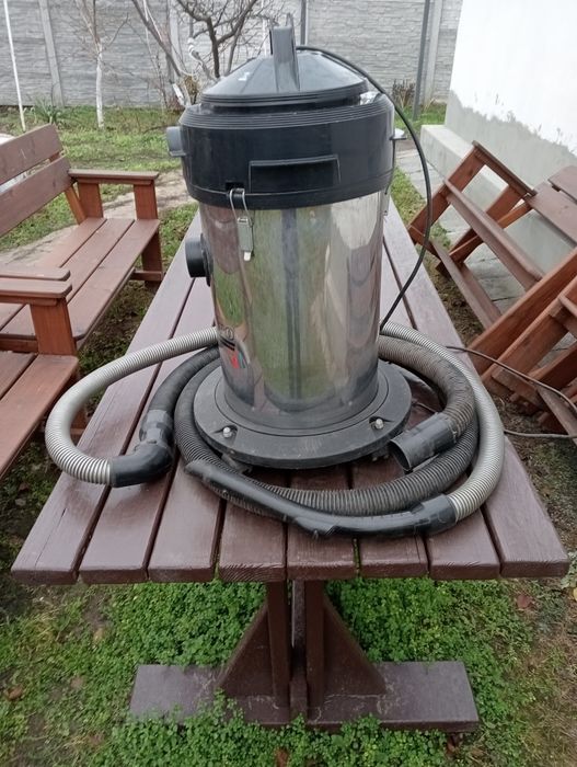 Продам промышленный пылесос