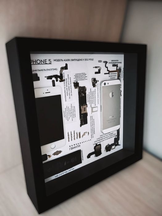 Продам Арт- картину iPhone 5 Collector’s Frame