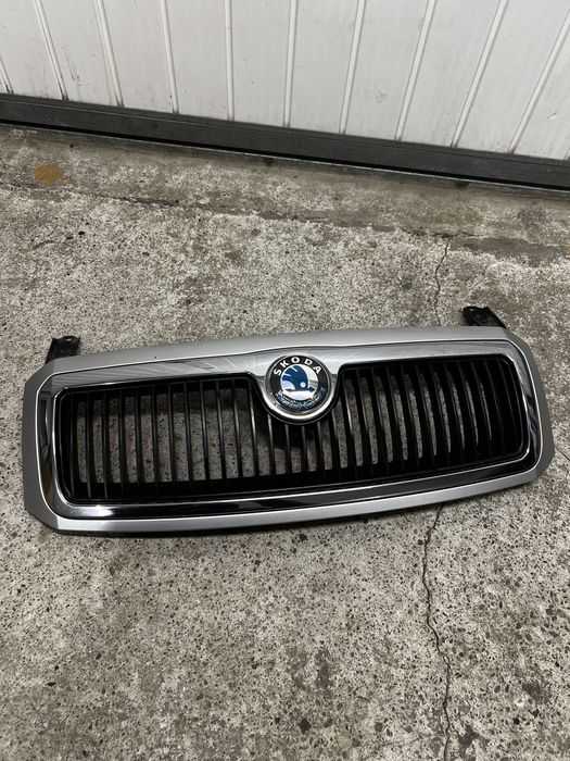 Grill przedni skoda fabia 1 Srebrny kolor 9102